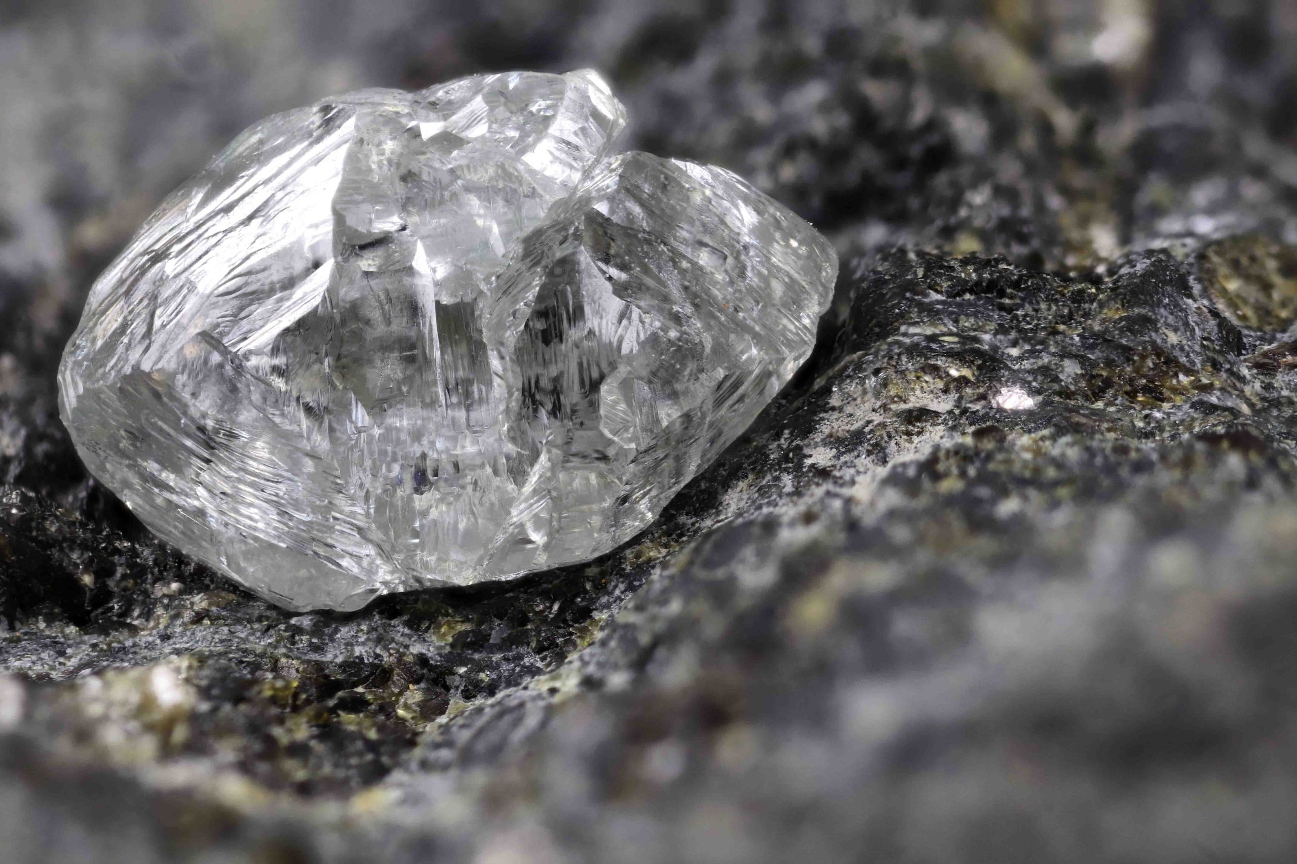 diamond inspection by expert
