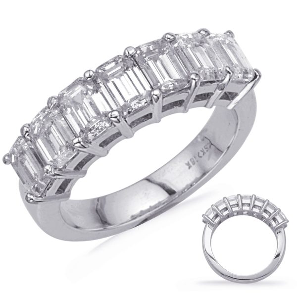 Eight emerald-cut diamonds are set in a silver band, creating a sparkling ring design.