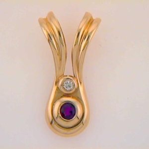 Ruby./ Dia Pendant